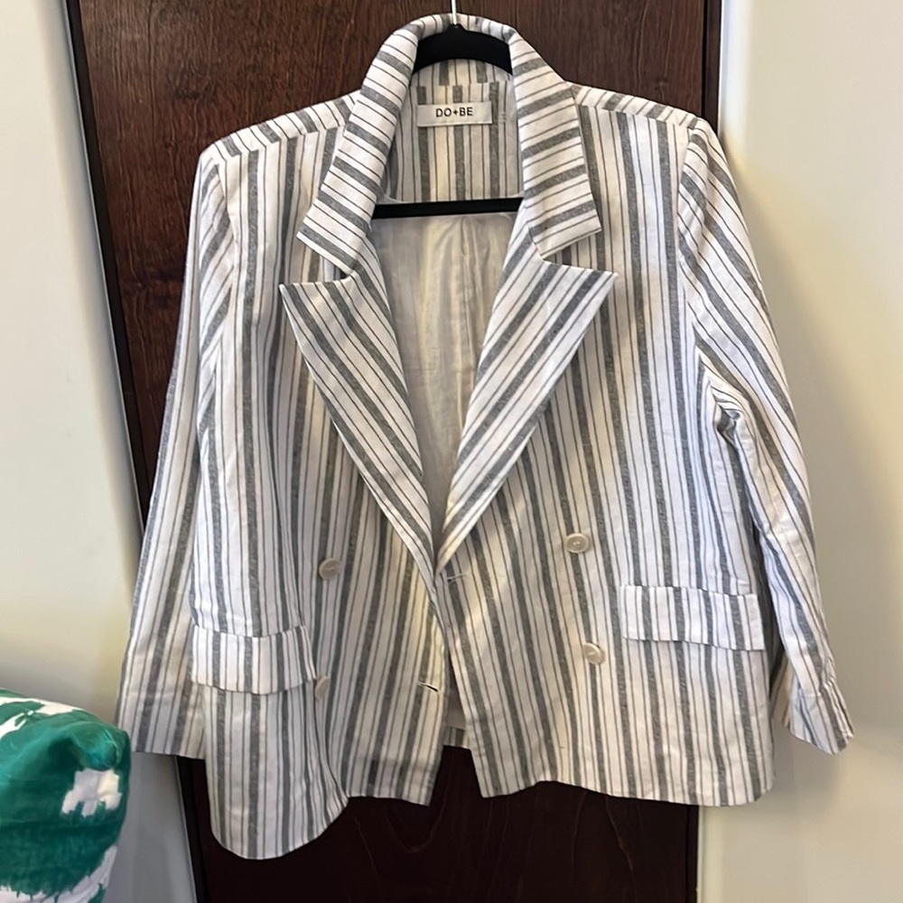 DO+BE White and Gray Striped Double-Breasted Blazer